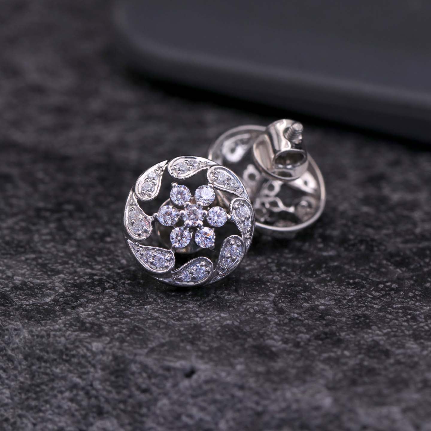 Round Design Silver Earring
