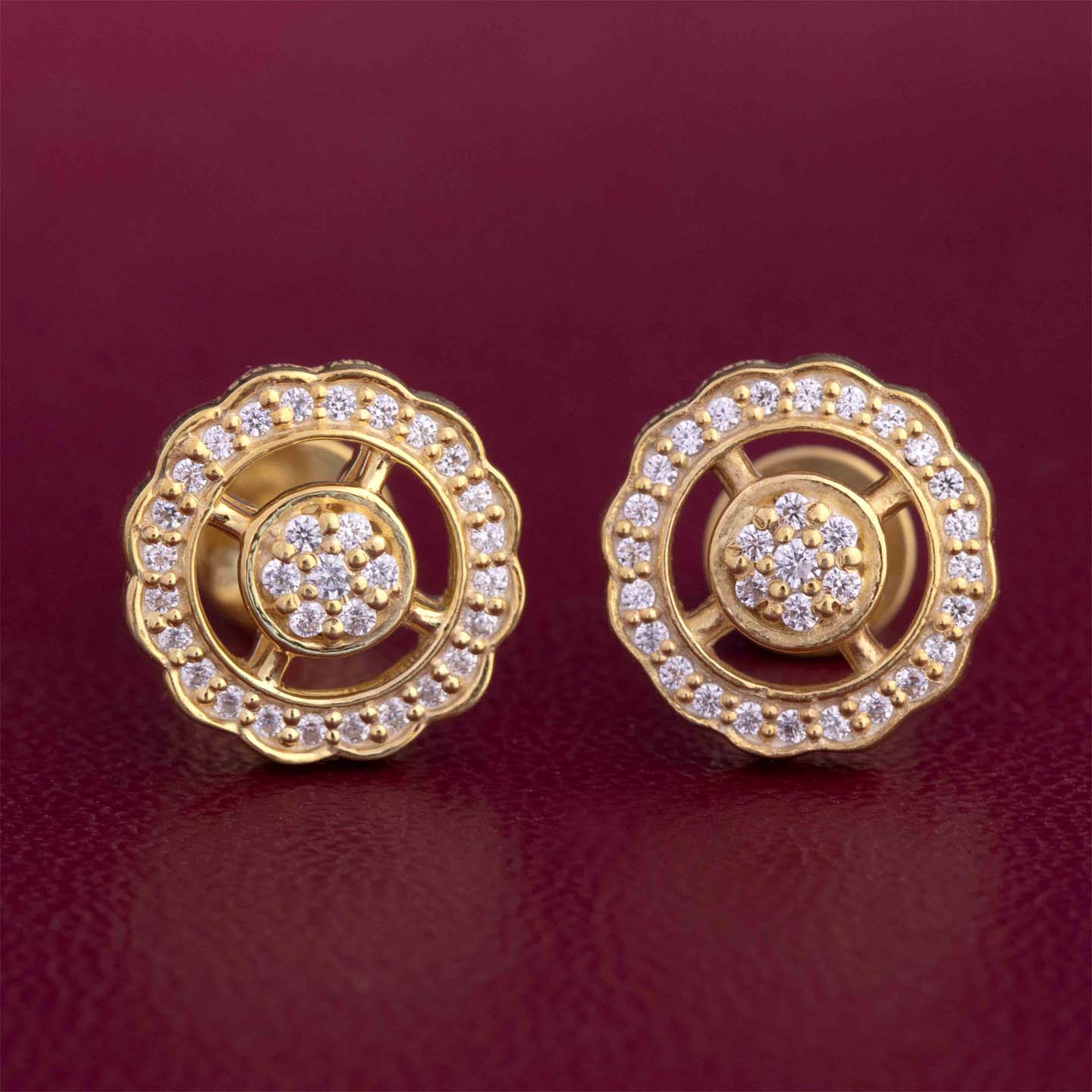 Silver Gleaming Stud Earrings