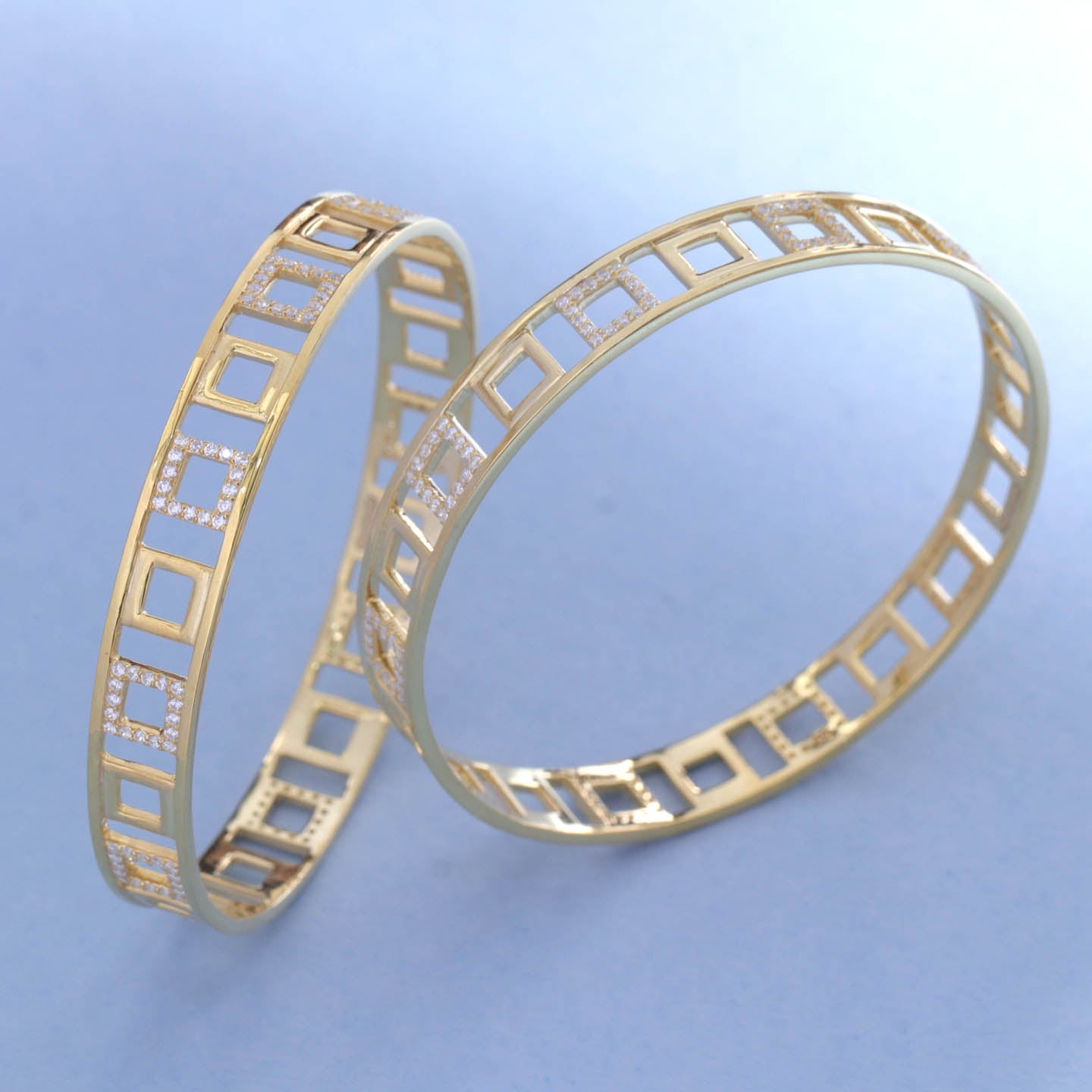 Magnificent Design Silver Bangle