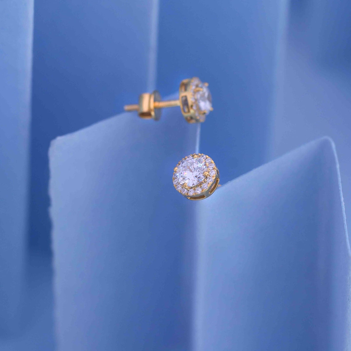 Diamond Sparky Gold Stud Earring
