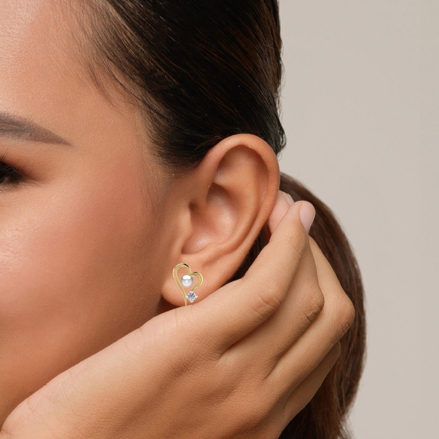 silver heart stud earrings