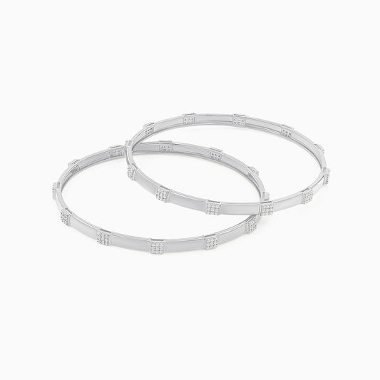 Sleek Design Silver Bangle