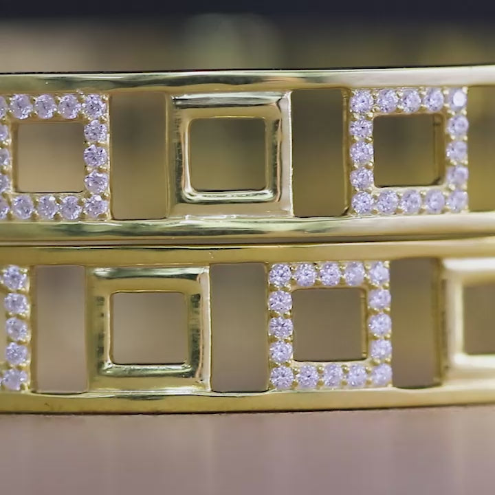 Magnificent Design Silver Bangle